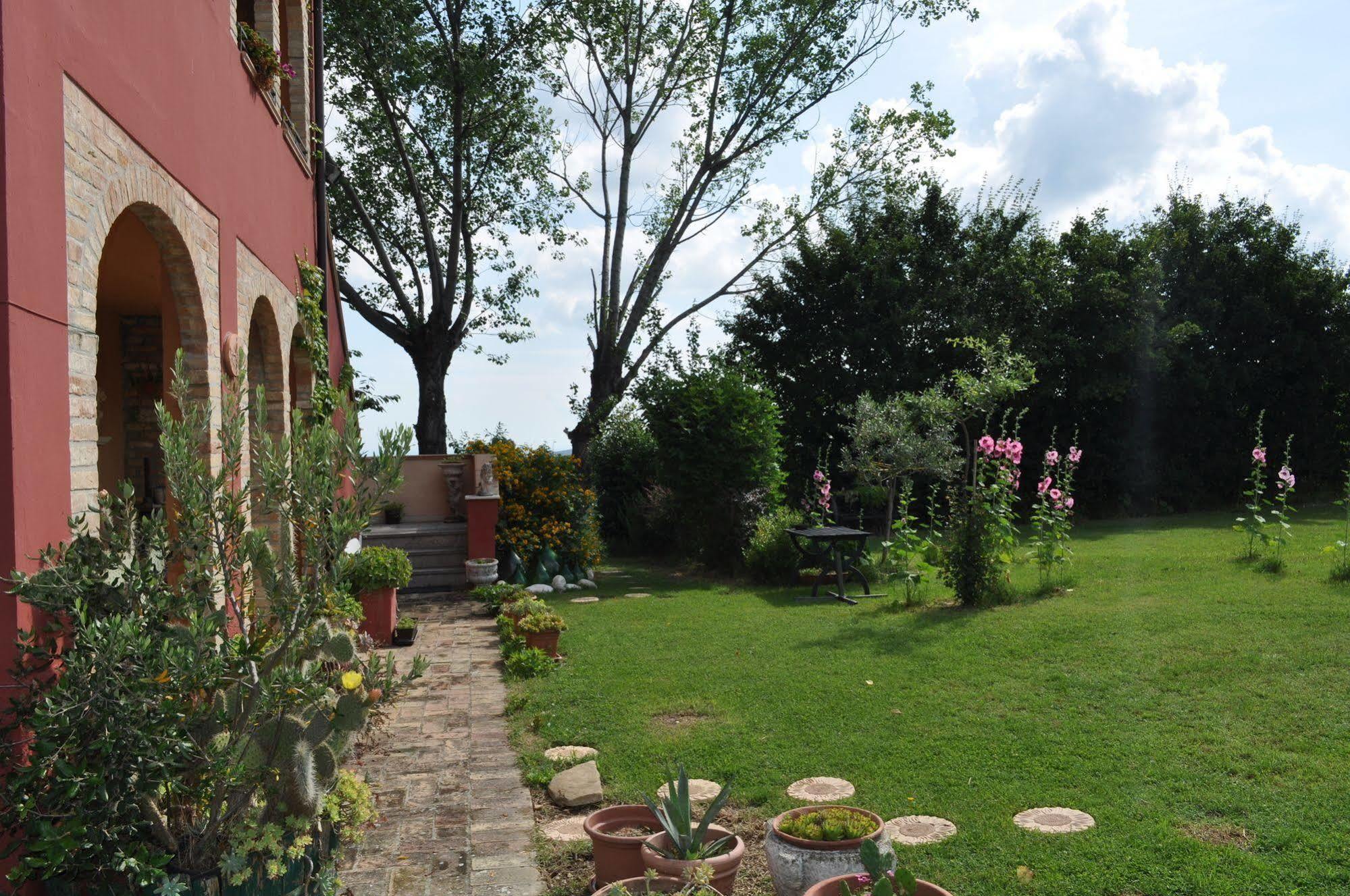 Isola Dei Calanchi Hotel Atri Exterior photo